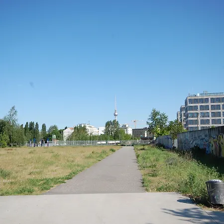 East Side Apartment *