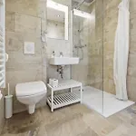 East Side Apartment *